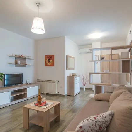 Apartment Nature Pula Exterior photo