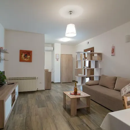 Apartment Nature Pula Exterior photo